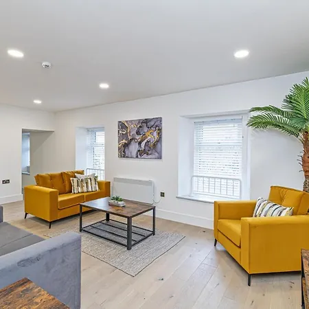 Eden Grove Retreat By Guestz *